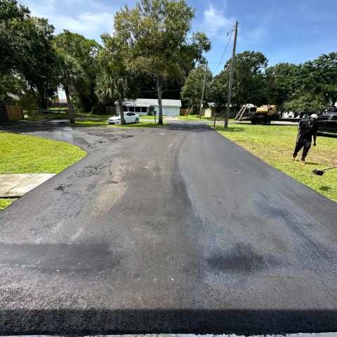 New residential asphalt driveway, project photo 34
