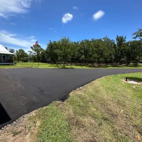 New residential asphalt driveway, project photo 21