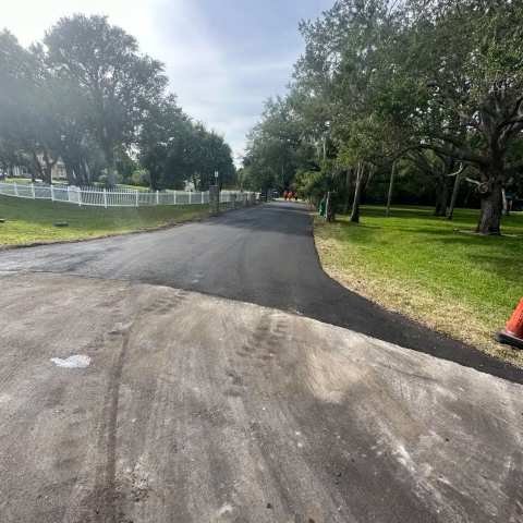 New residential asphalt driveway, project photo 4