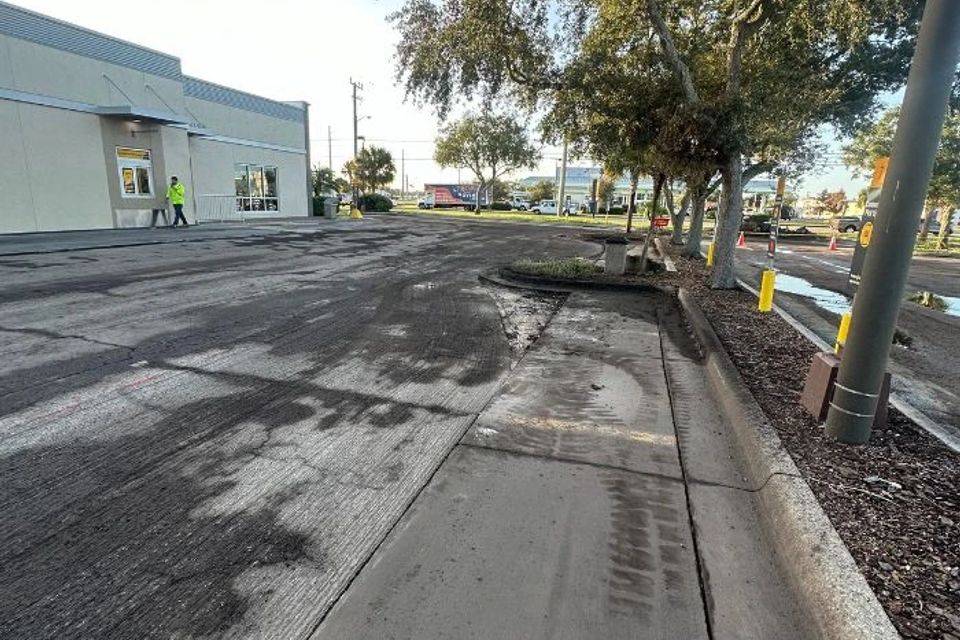 Asphalt milling and resurfacing, photo 3