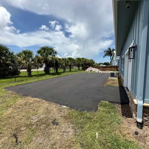 New residential asphalt driveway, project photo 23