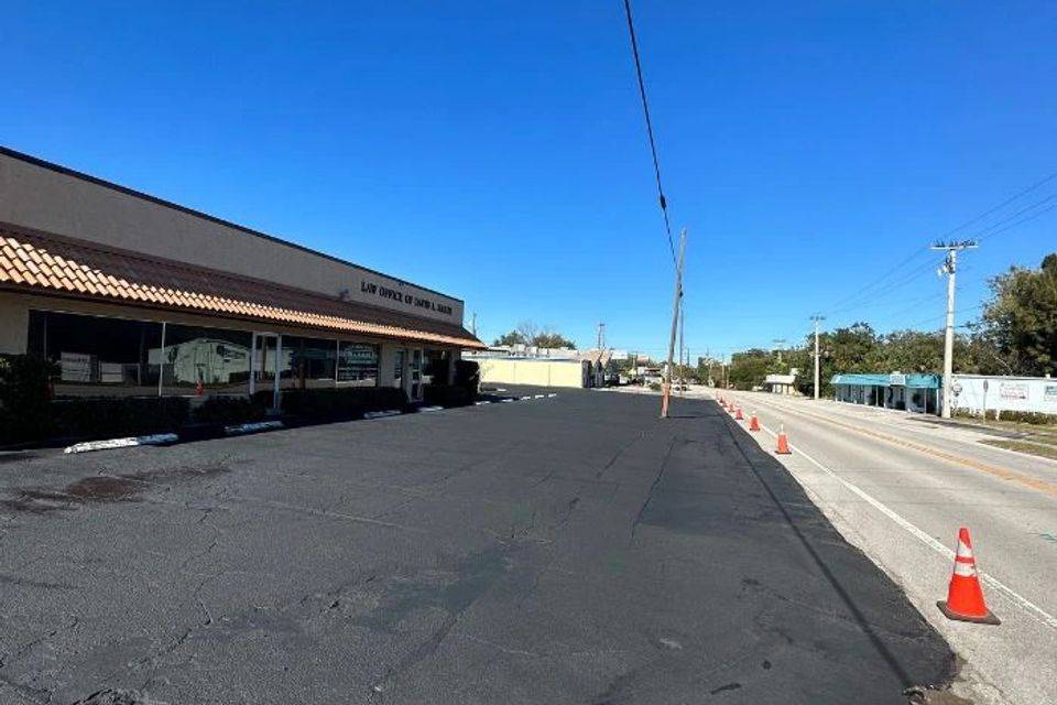 Sealcoated asphalt parking lot, photo 4