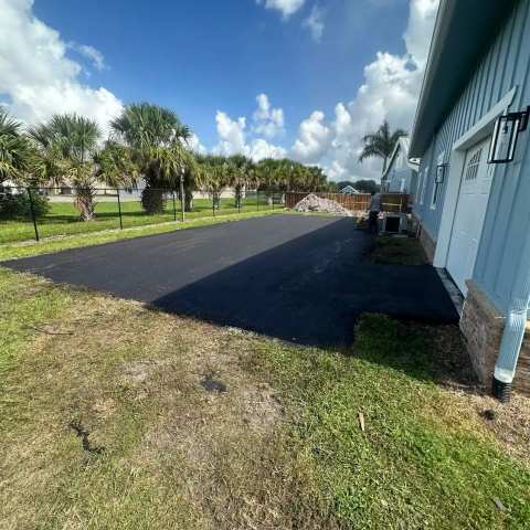 New residential asphalt driveway, project photo 15